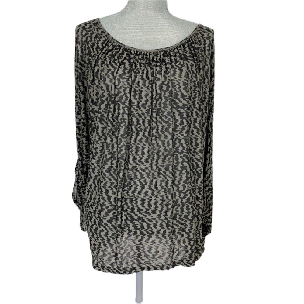 Free People  Long Cutout Sleeve Printed Top Size Small